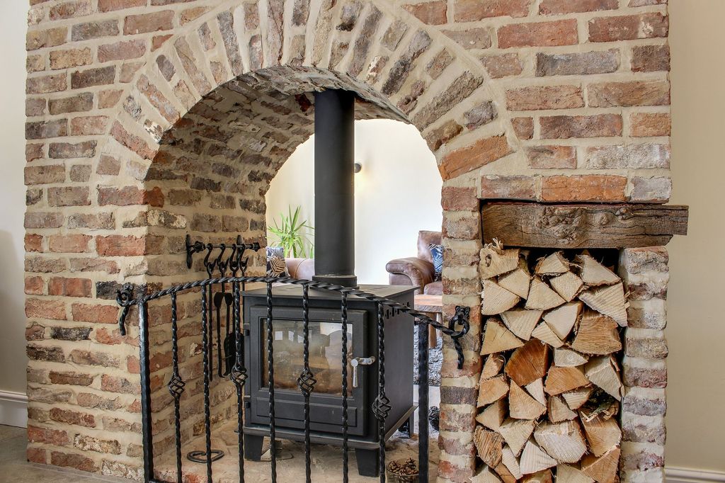 Property photo 3 of 57