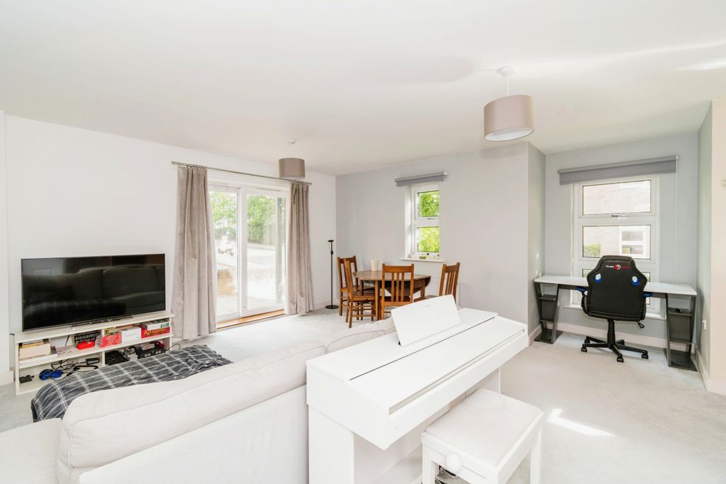 Property photo 2 of 15 Photography
