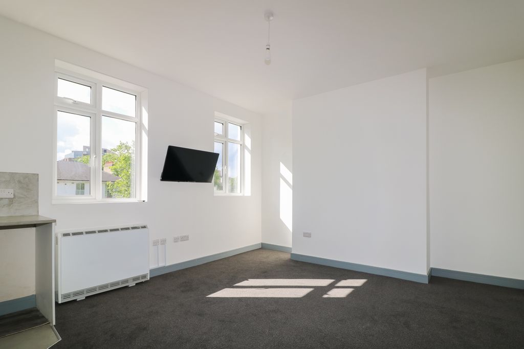 Property photo 1 of 4