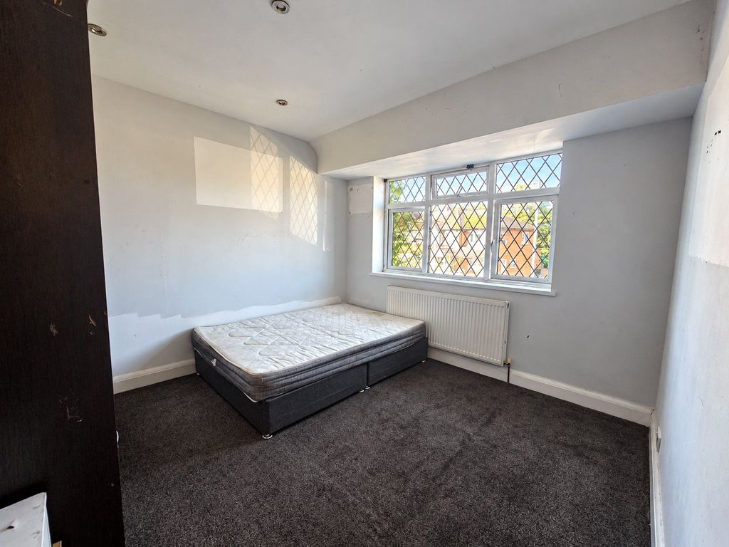 Property photo 3 of 8 Bedroom One