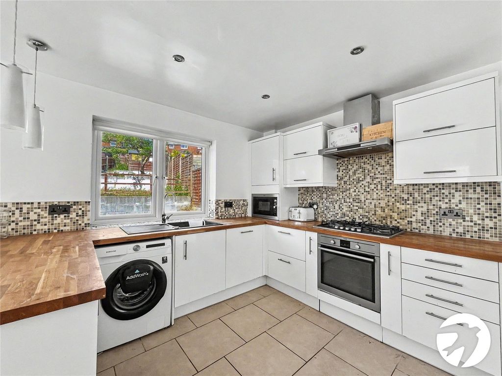 Property photo 3 of 17 Picture No. 36
