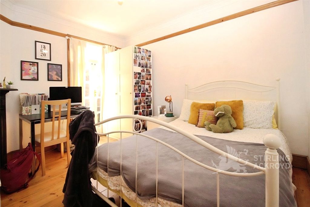 Property photo 3 of 8 Bedroom