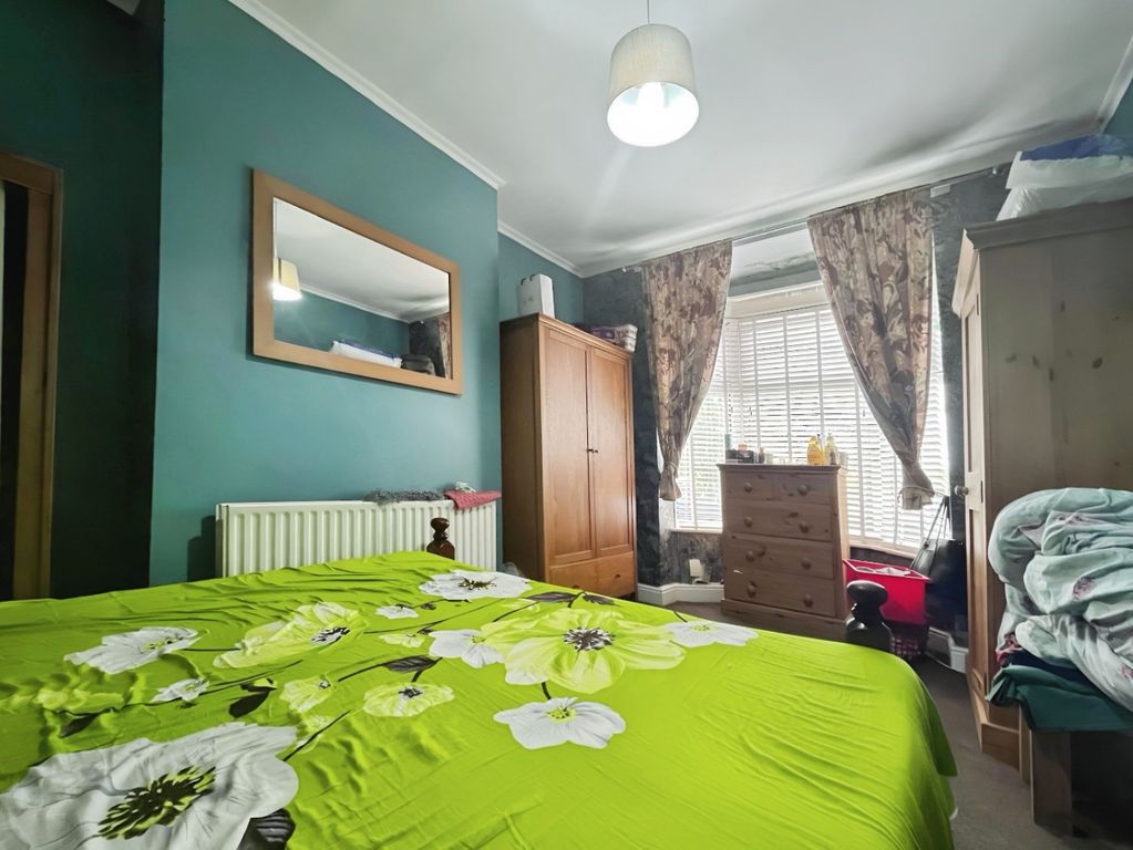 Property photo 2 of 18 4228412