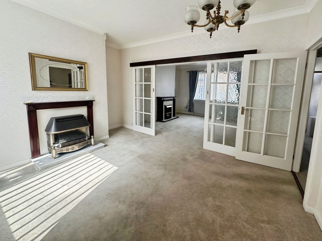 Property photo 3 of 17 Photo 6