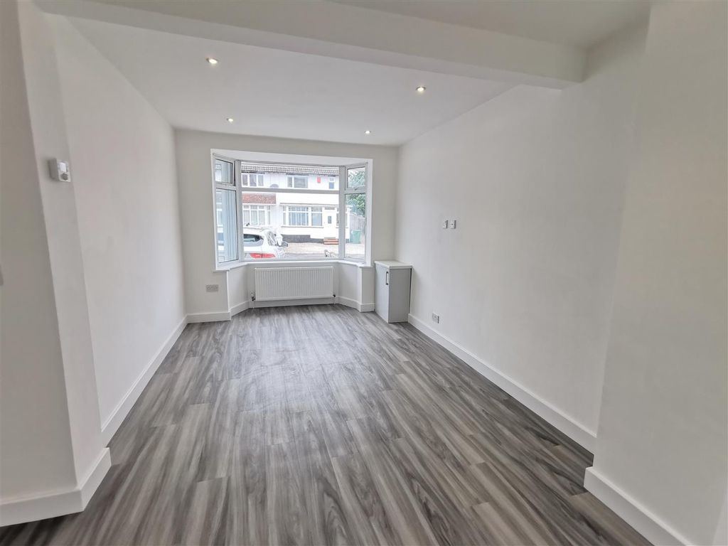 Property photo 3 of 9 Property Photo