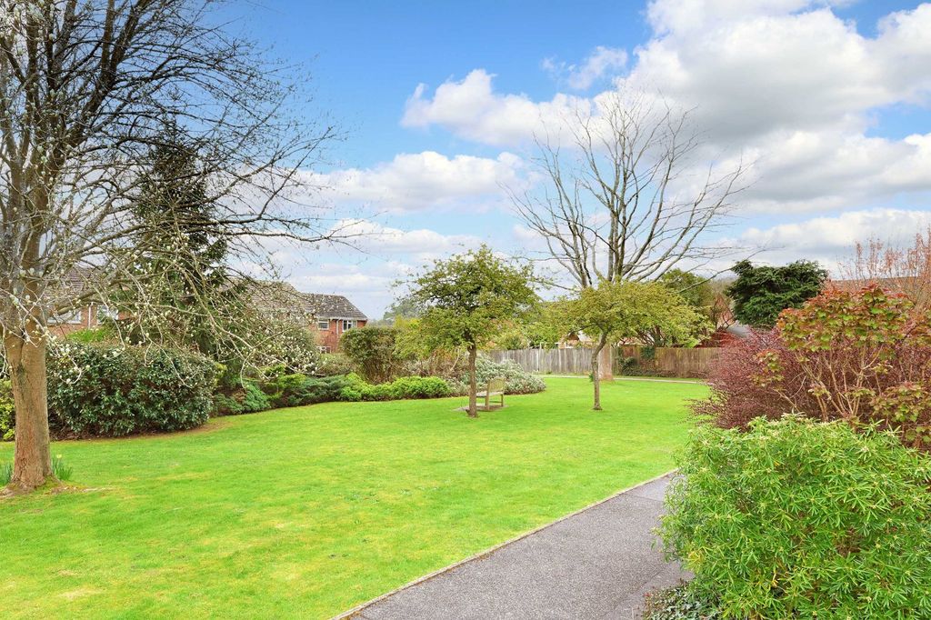 Additional image 6 of 3 bed terraced house for saleWood Pond Close, Seer Green, Beaconsfield, Buckinghamshire HP9