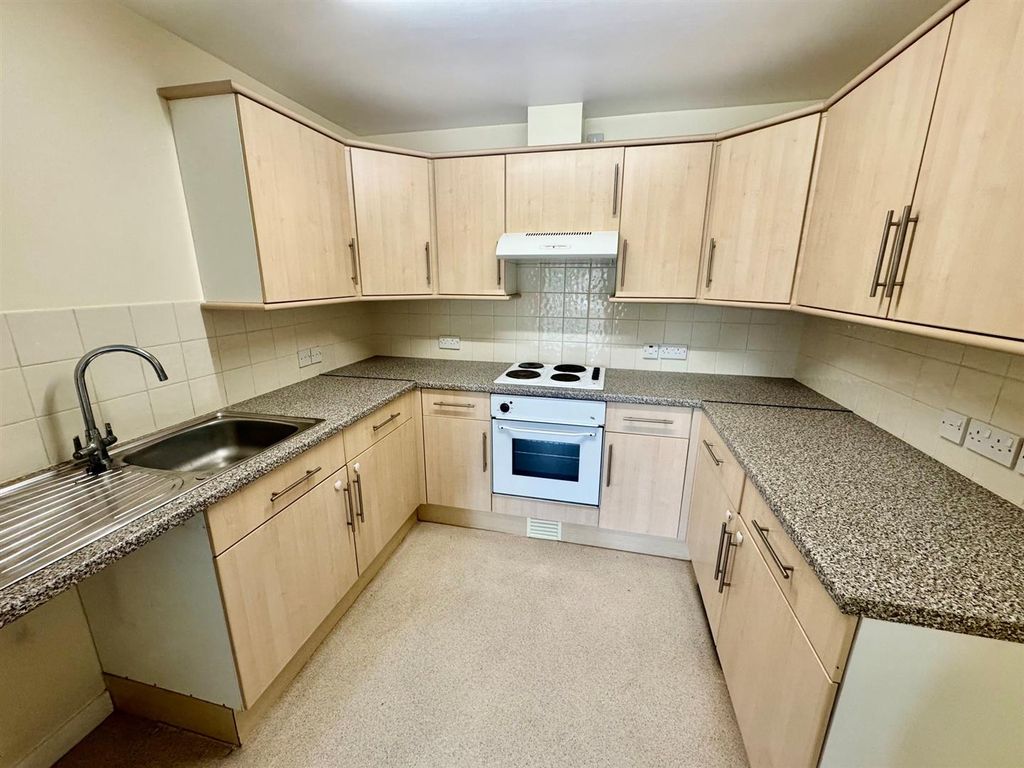 Property photo 3 of 11 Kitchen.Jpg