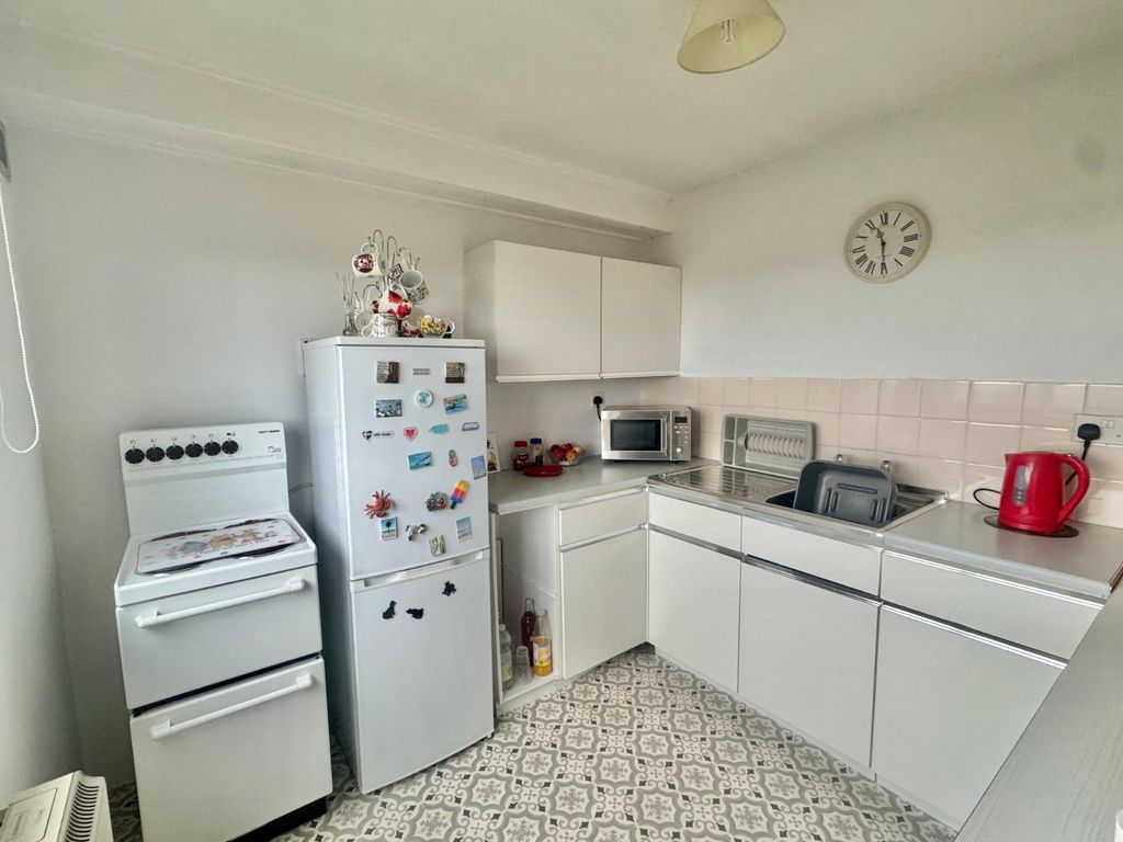 Property photo 3 of 13 Kitchen