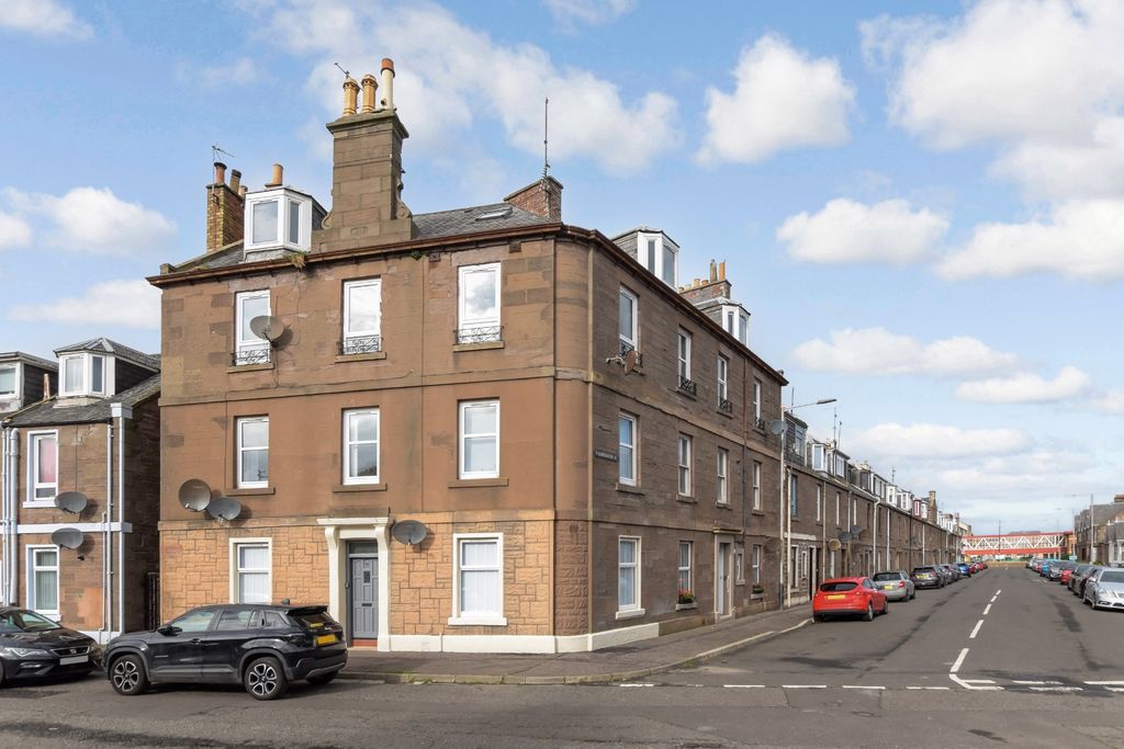 Property photo 1 of 21