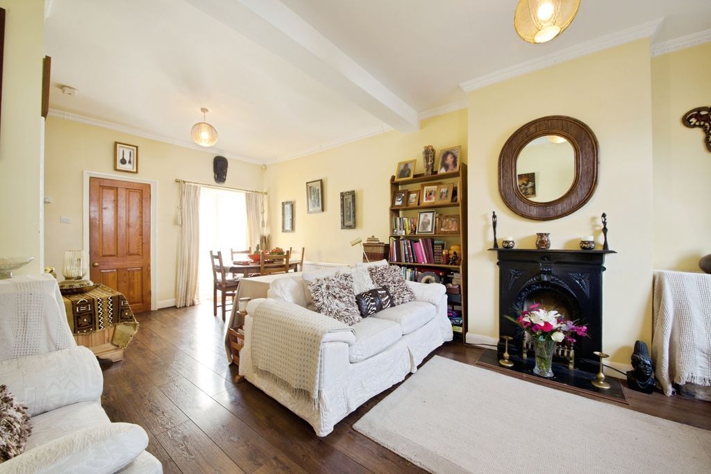 Property photo 2 of 13 Pbox-Img.Jpg