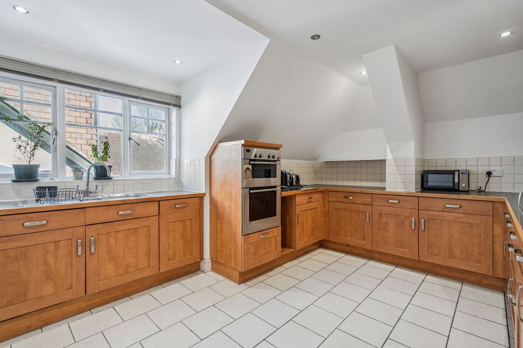 Property photo 3 of 23