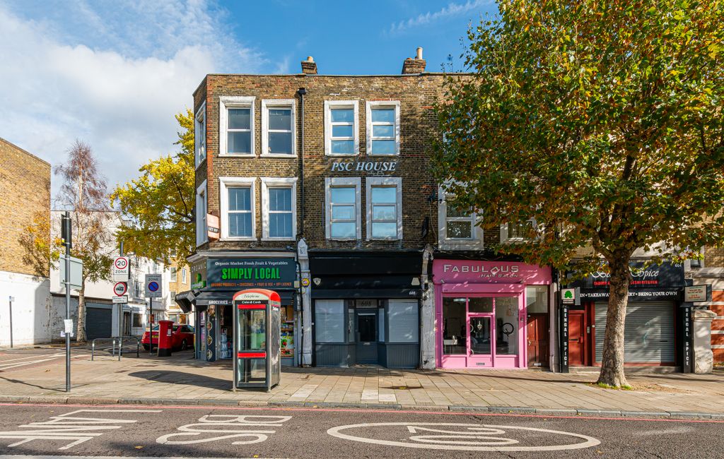 Property photo 1 of 27 608 Holloway Road-028