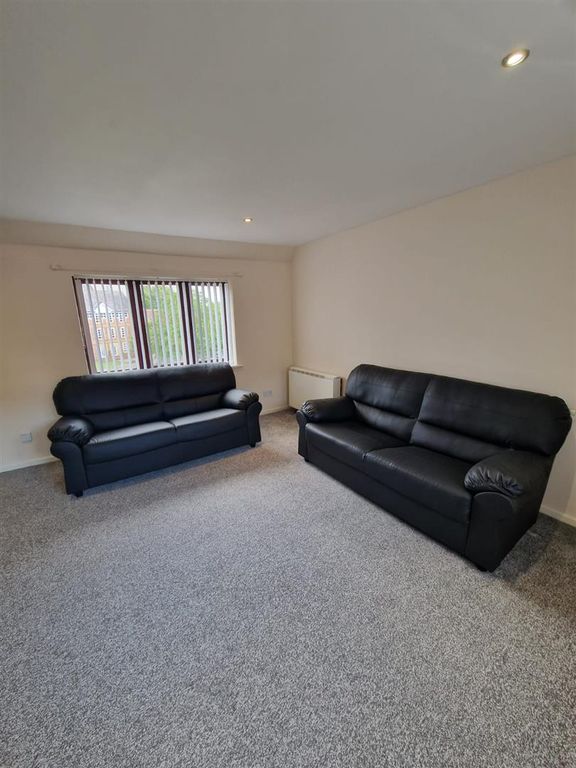 Property photo 2 of 8 1000039974.Jpg