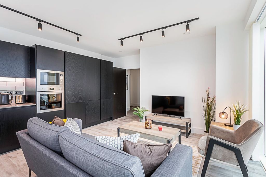 Property photo 1 of 19 Living Room