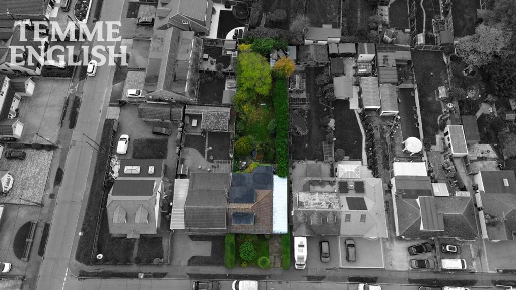 Property photo 2 of 22