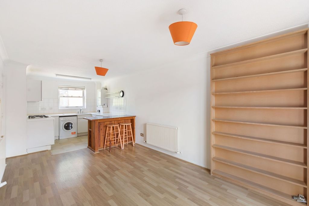 Property photo 3 of 8 4547342
