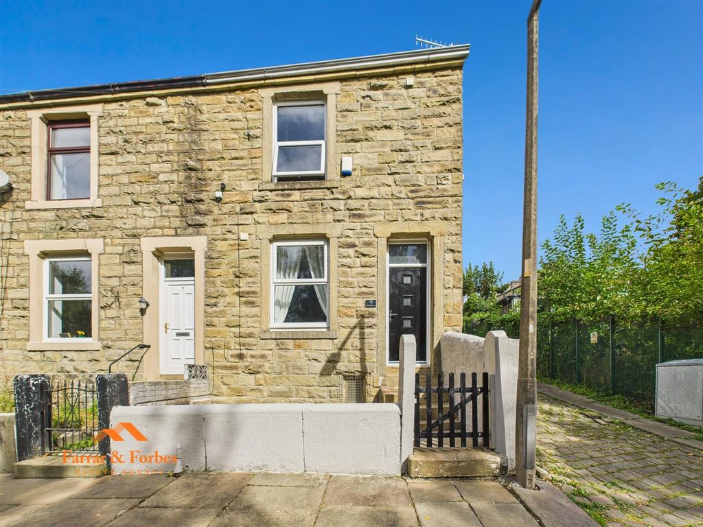 Property photo 1 of 18 Cam03956G0-Pr0146-Still016.Jpg