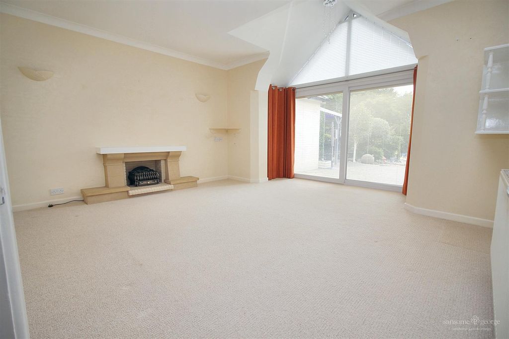 Property photo 2 of 18 Living Room