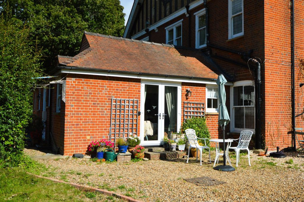 Property photo 1 of 11 The Garden Flat