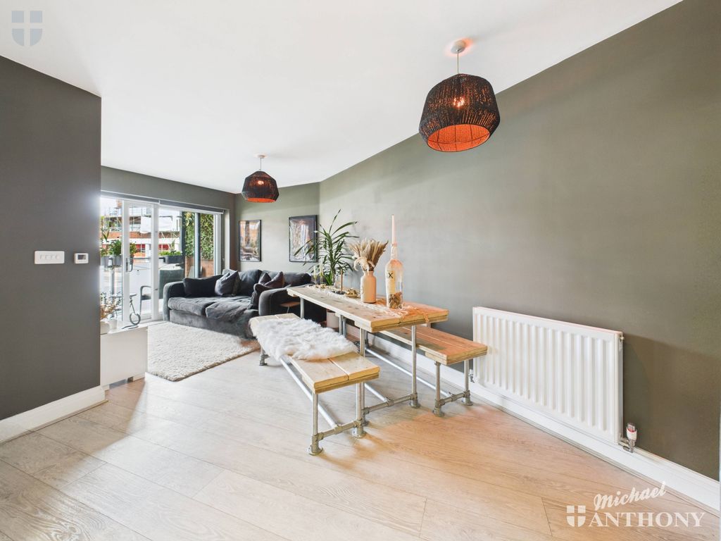 Property photo 2 of 9 Cam03852G0-Pr0397-Still006