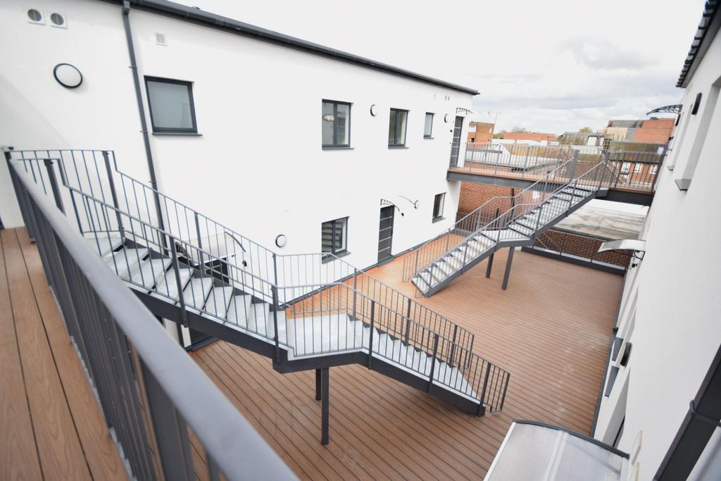 Property photo 2 of 13 Communal Terrace