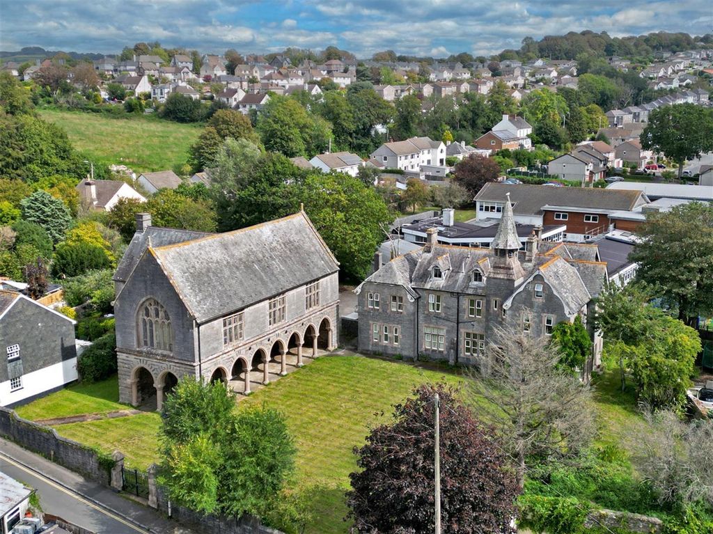 Property photo 1 of 39 The Old Grammar School