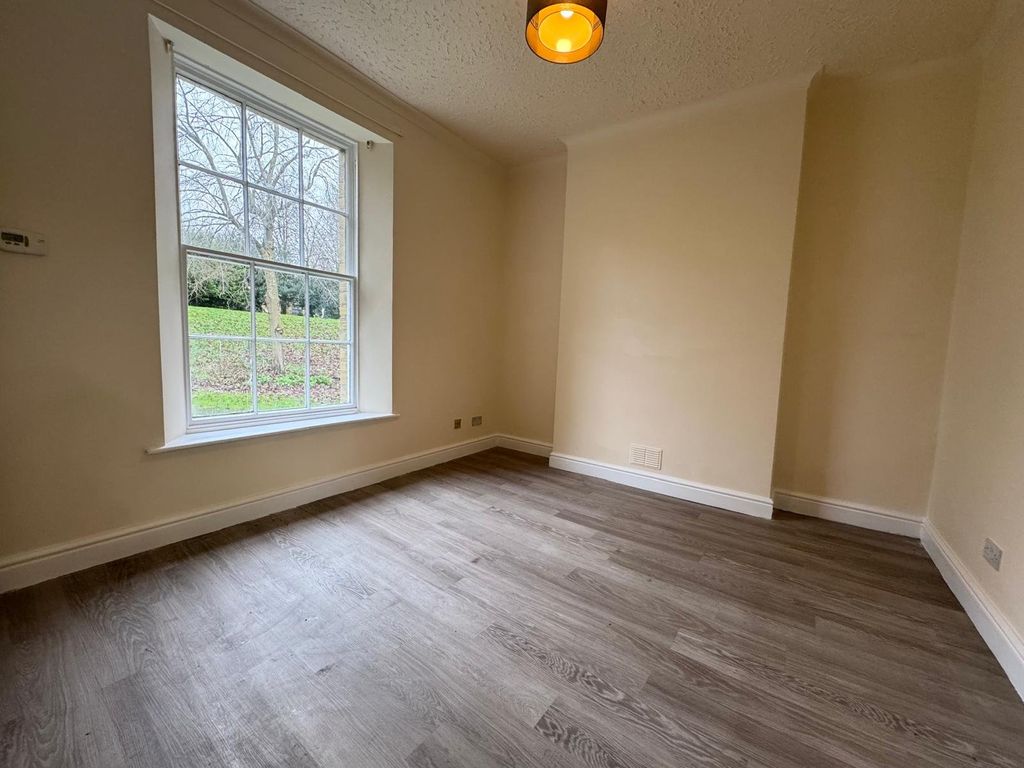 Property photo 2 of 10 Picture No. 19