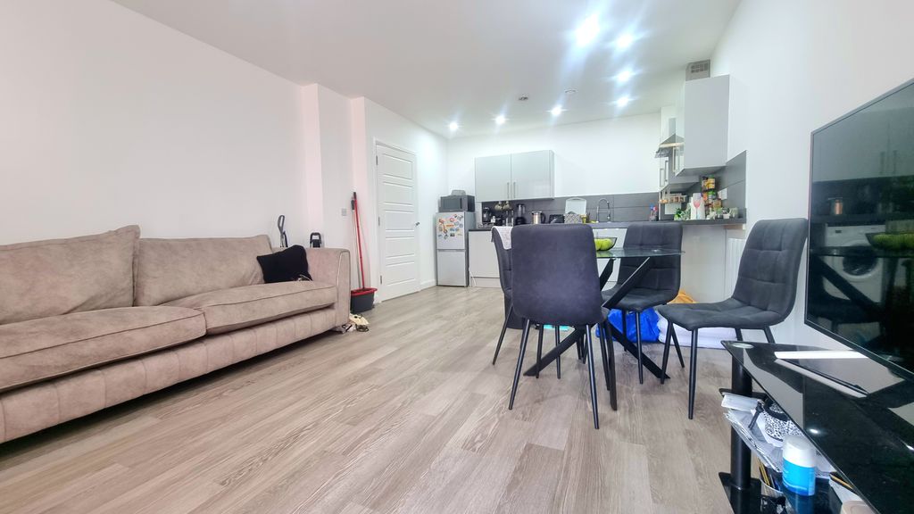 Property photo 3 of 8 20240812_160031