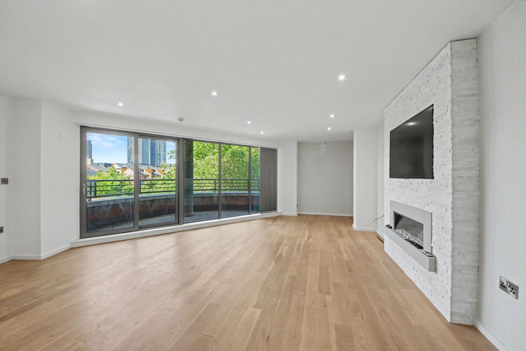 Property photo 1 of 16 Img_0107