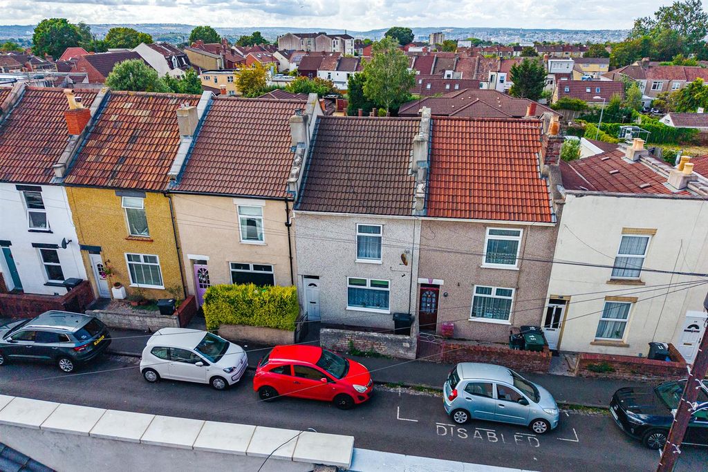 Property photo 1 of 32 13, King Street Kingswood, Bristol, Bs15 1DL