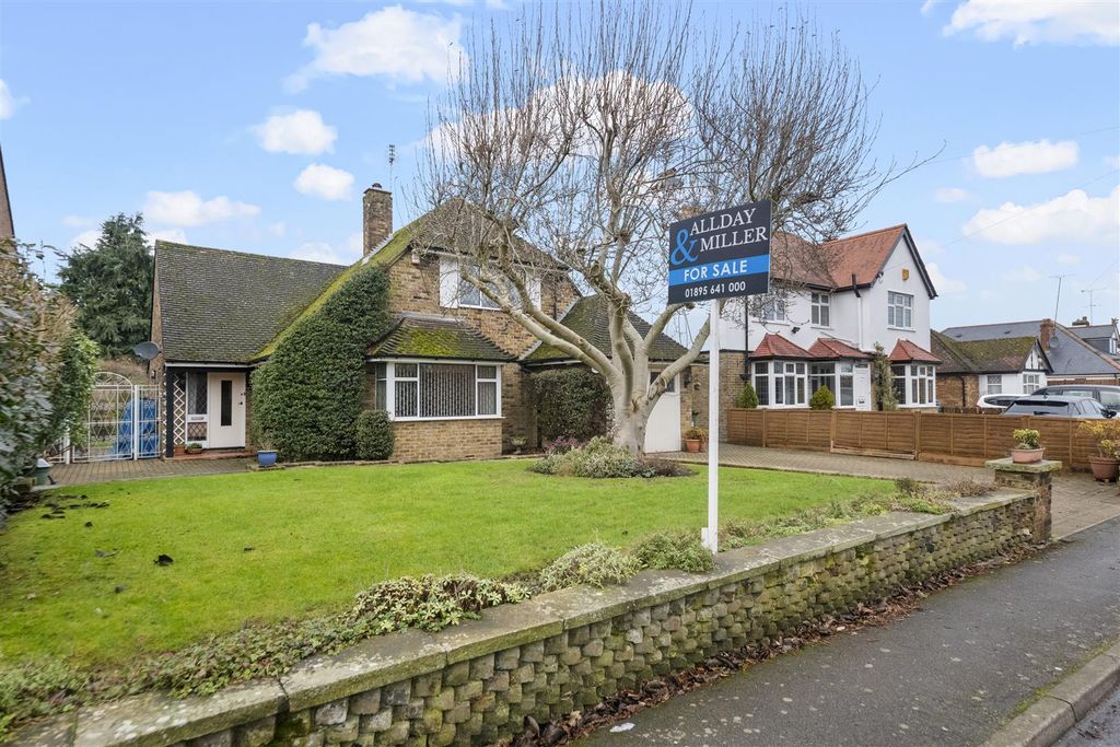 Property photo 1 of 27