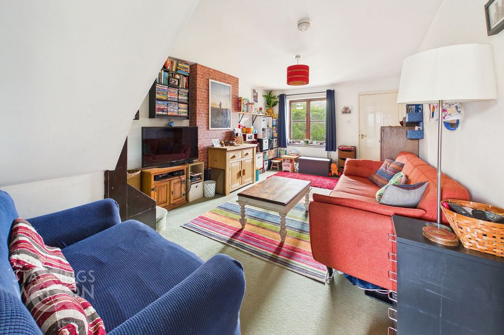 Property photo 2 of 17