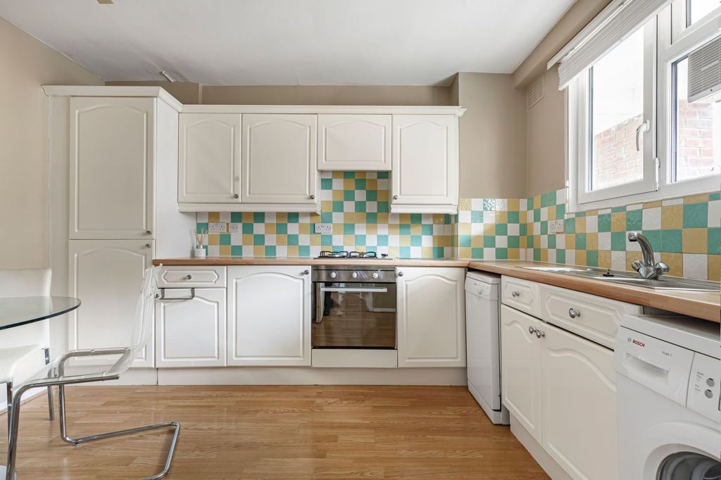 Property photo 2 of 15 Picture No. 16