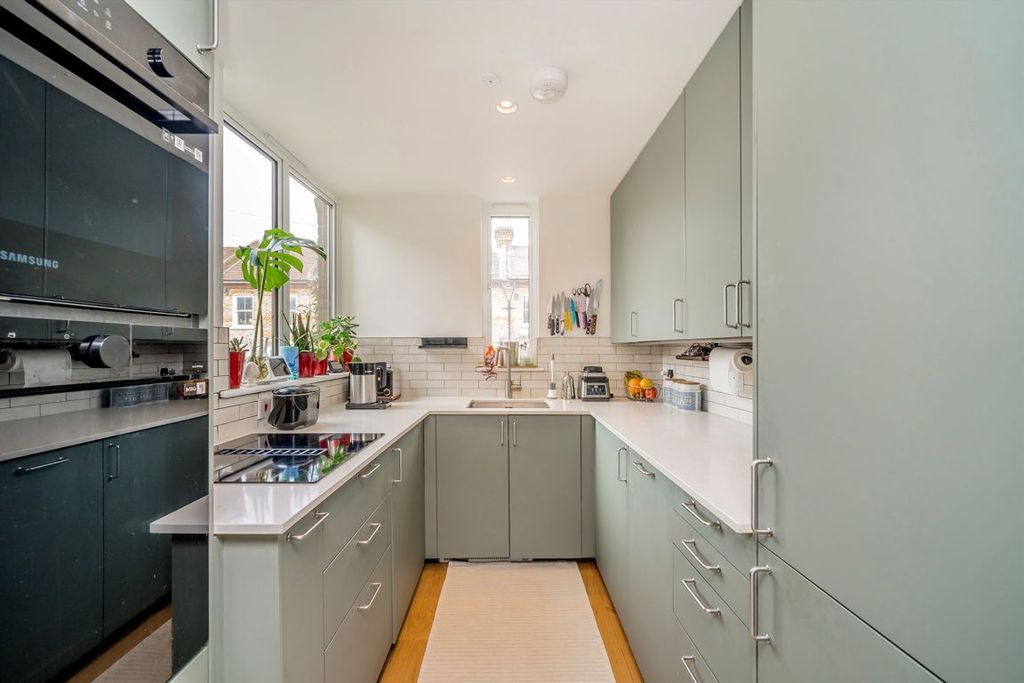 Property photo 3 of 8