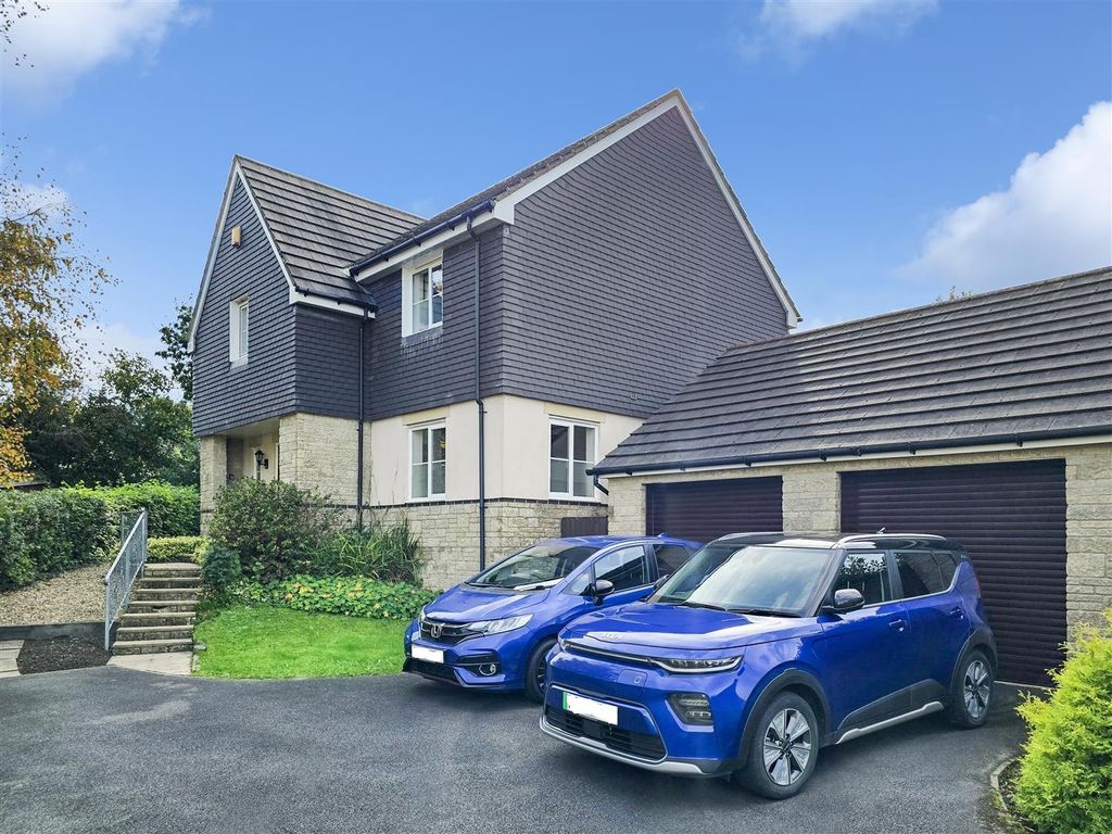 Property photo 1 of 23 Woodford.Jpg