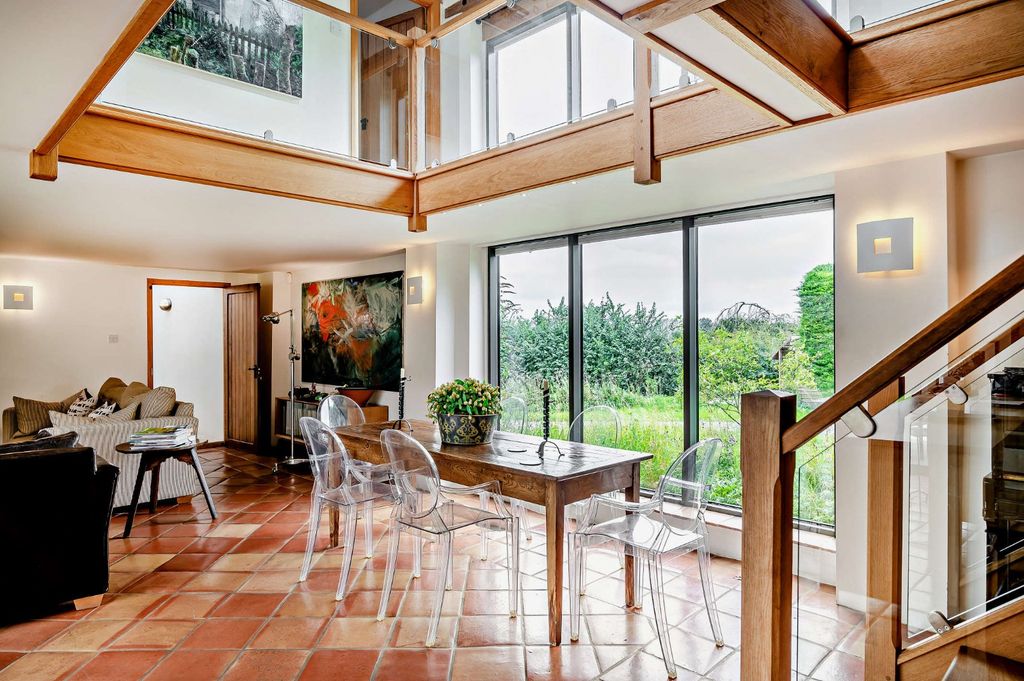 Property photo 3 of 14 Breakfast Room