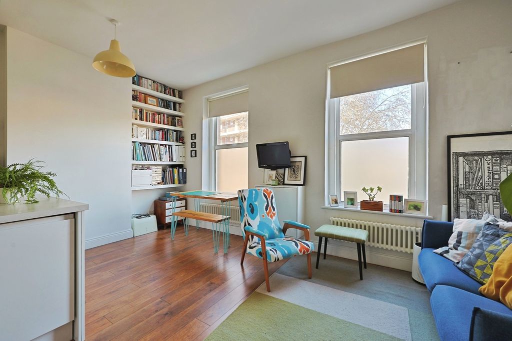 Property photo 3 of 16 Pbox-Img.Jpg