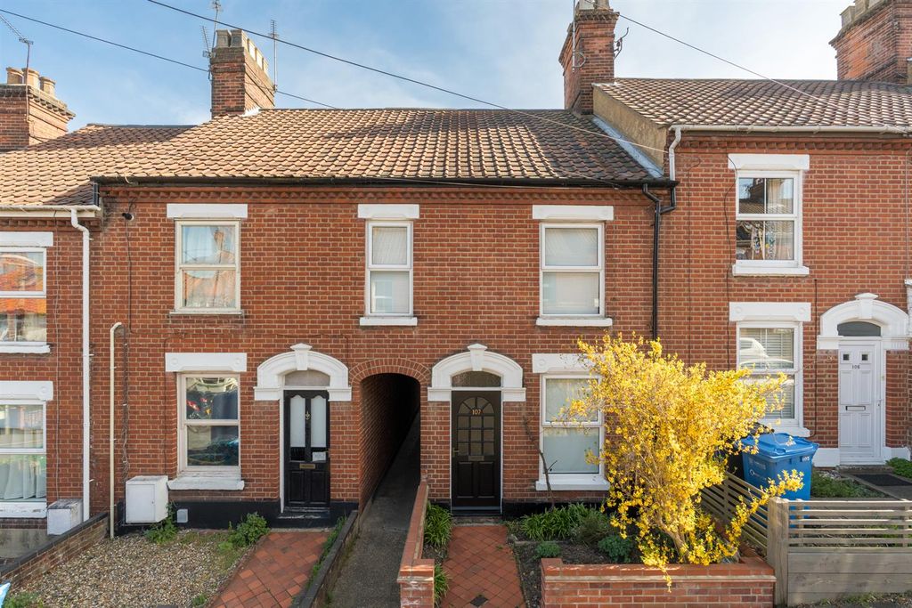 Property photo 1 of 18 107-Portlandst-002.Jpg