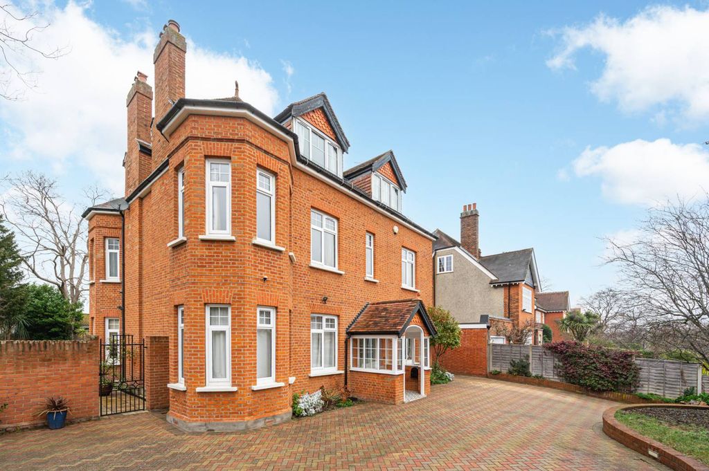 Property photo 1 of 34