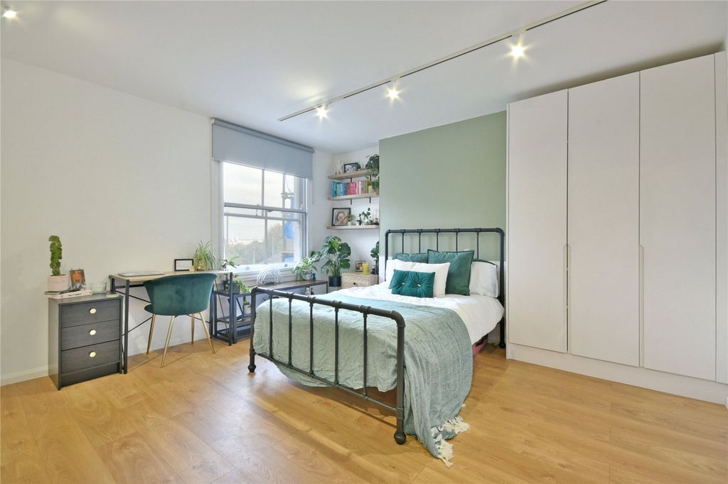 Property photo 3 of 14 Picture No. 11