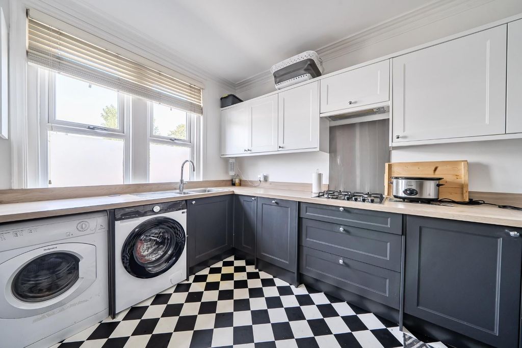 Property photo 3 of 20 1482458-16-6A3Bf9B07E778.Jpg