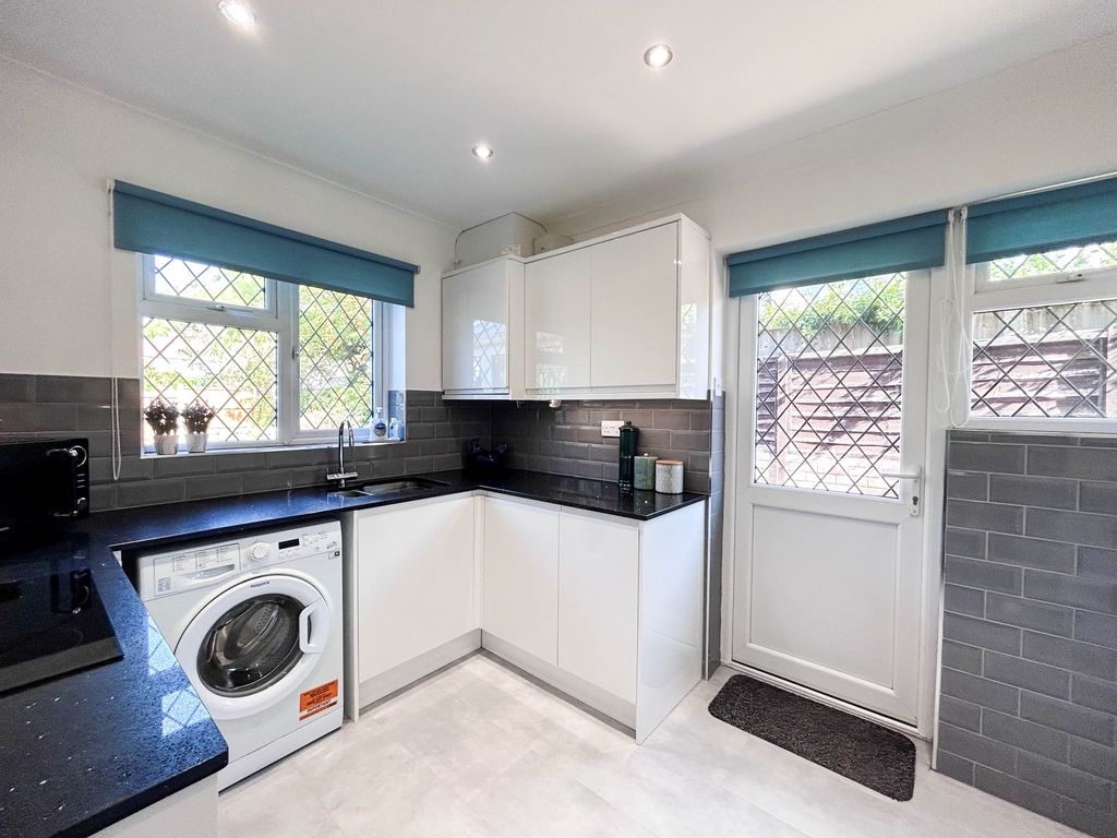 Property photo 2 of 30