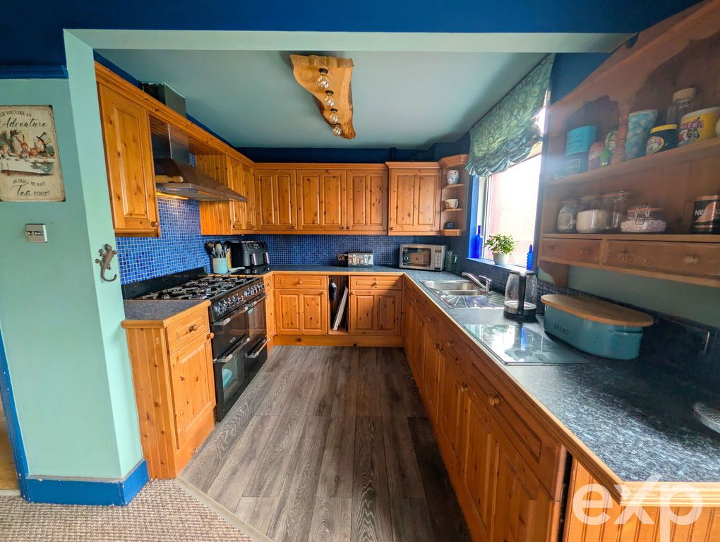 Property photo 2 of 22