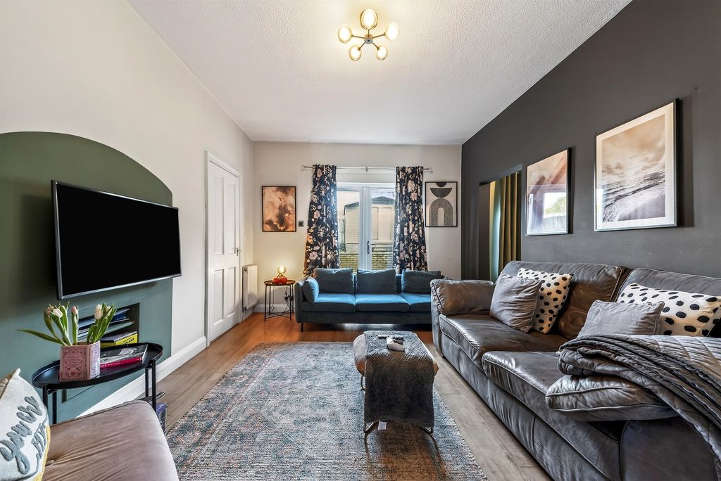 Property photo 3 of 17