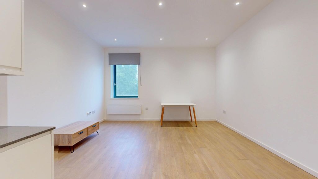 Property photo 1 of 11 Living Room