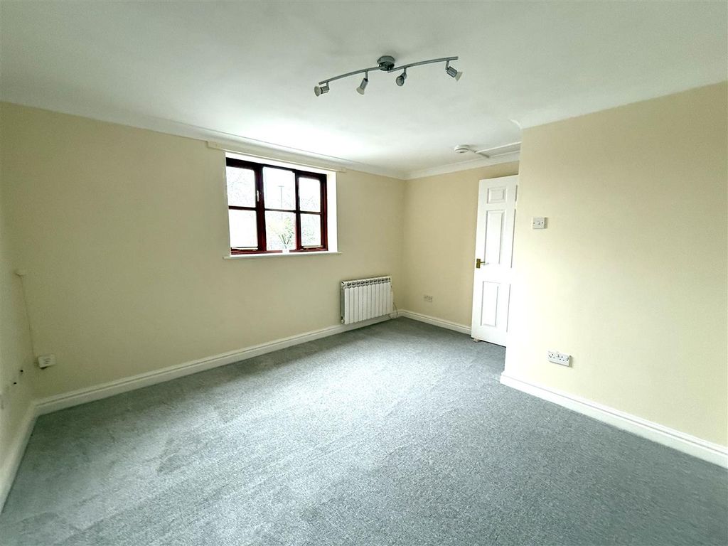 Property photo 3 of 13 3 Forge Lounge.Jpeg