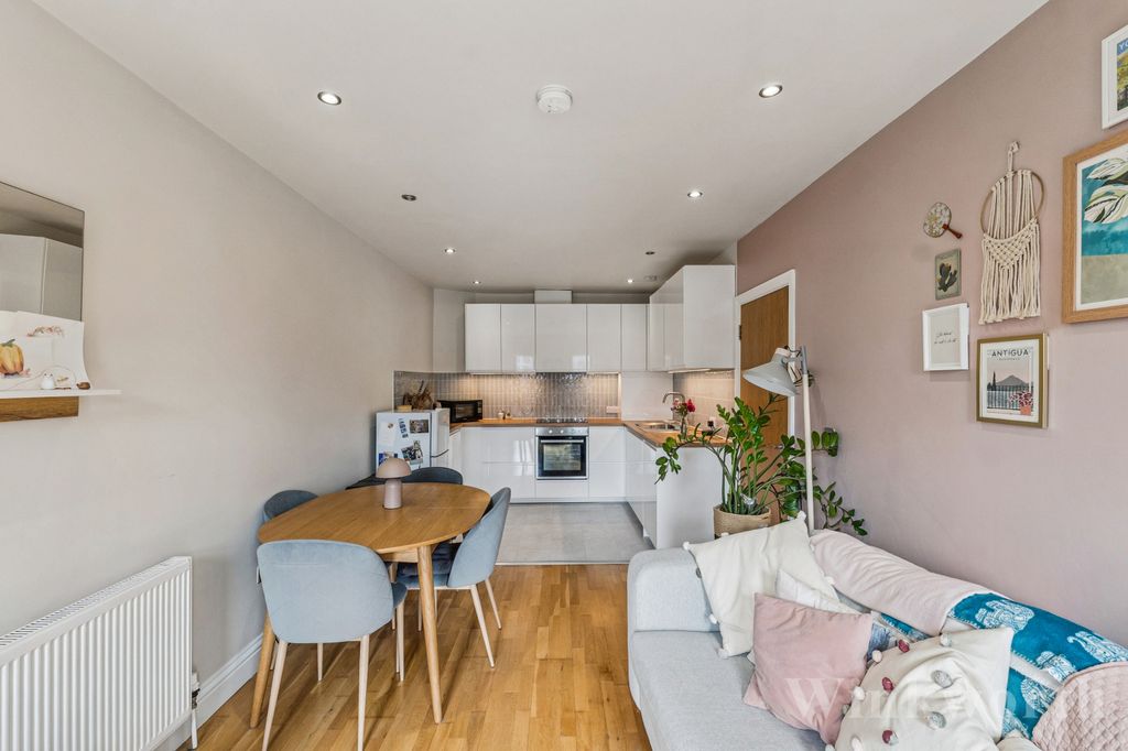 Property photo 2 of 16 Picture No. 05