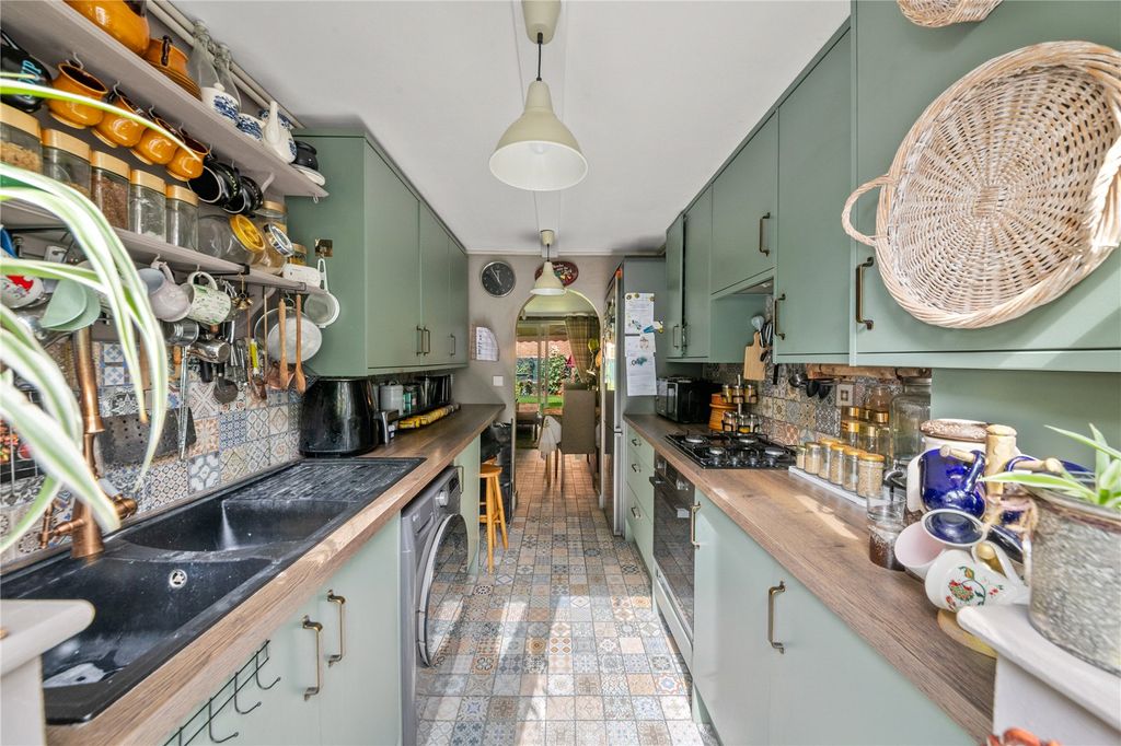 Property photo 3 of 16 Picture No. 12
