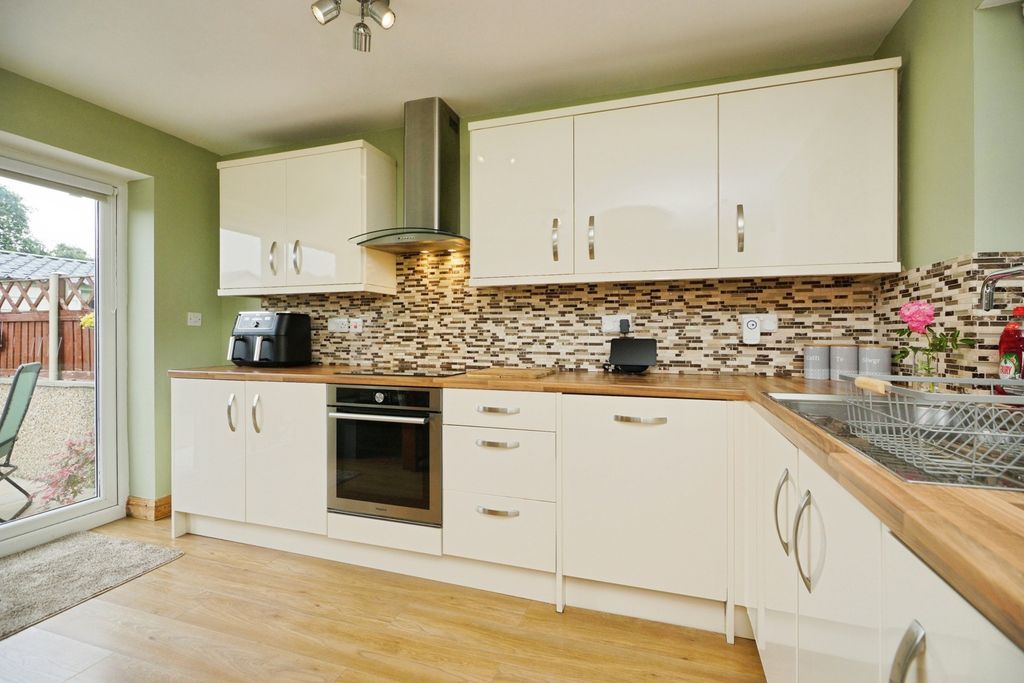 Property photo 2 of 20 Pbox-Img.Jpg