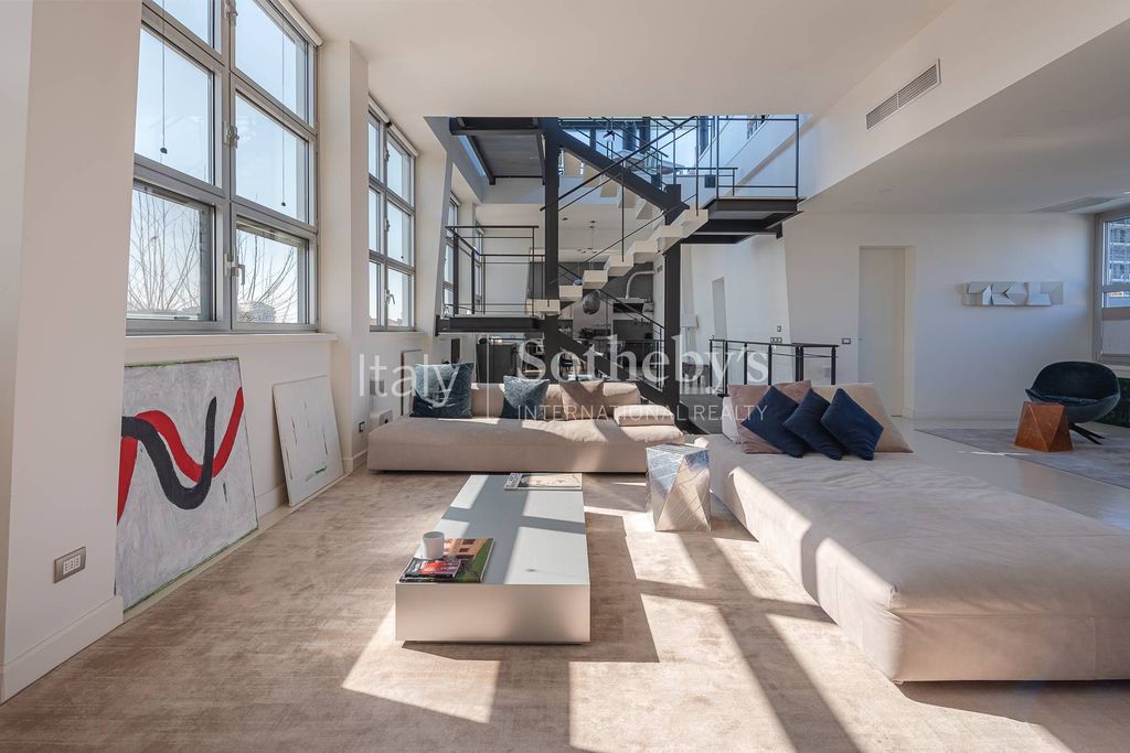 Property photo 3 of 28